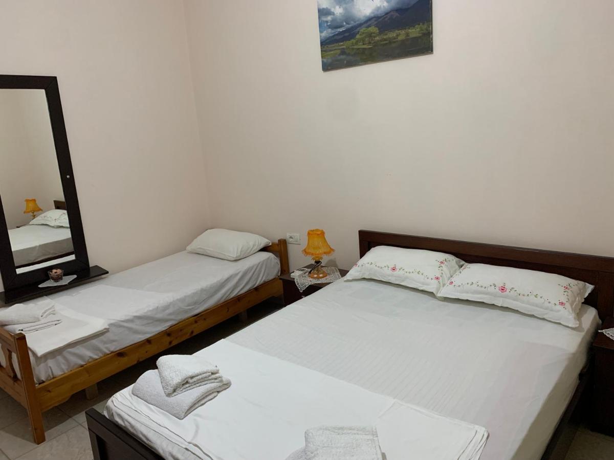 Ylli Cunaj Apartments Sarandë エクステリア 写真