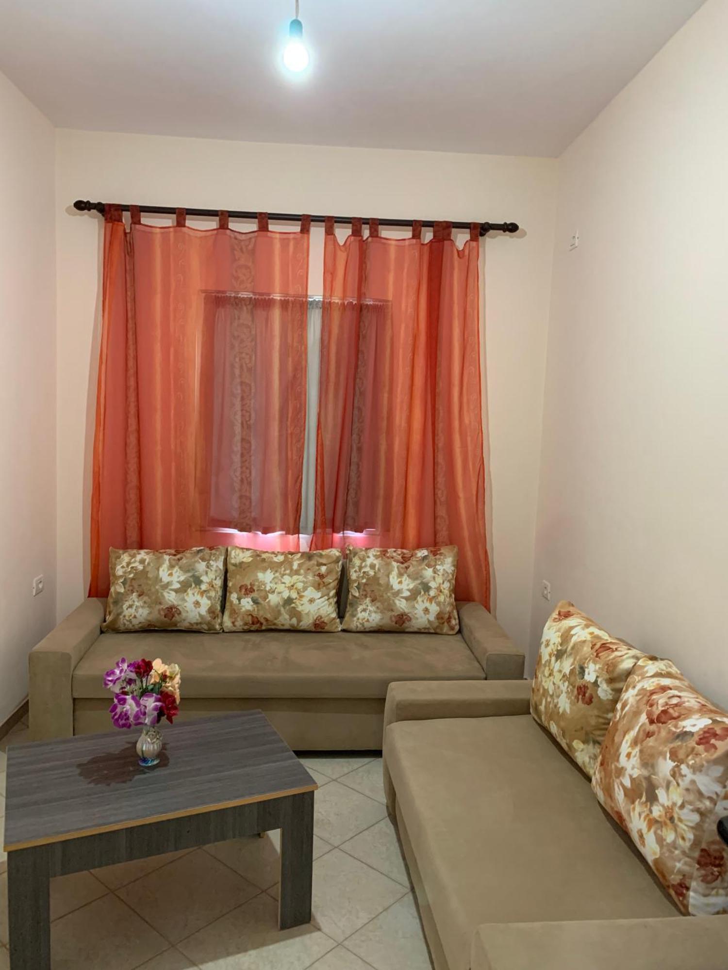 Ylli Cunaj Apartments Sarandë エクステリア 写真
